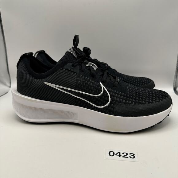 NIKE Women's 12 Interact Run Black/White Running Sneaker fd2292-003 - Picture 5 of 8
